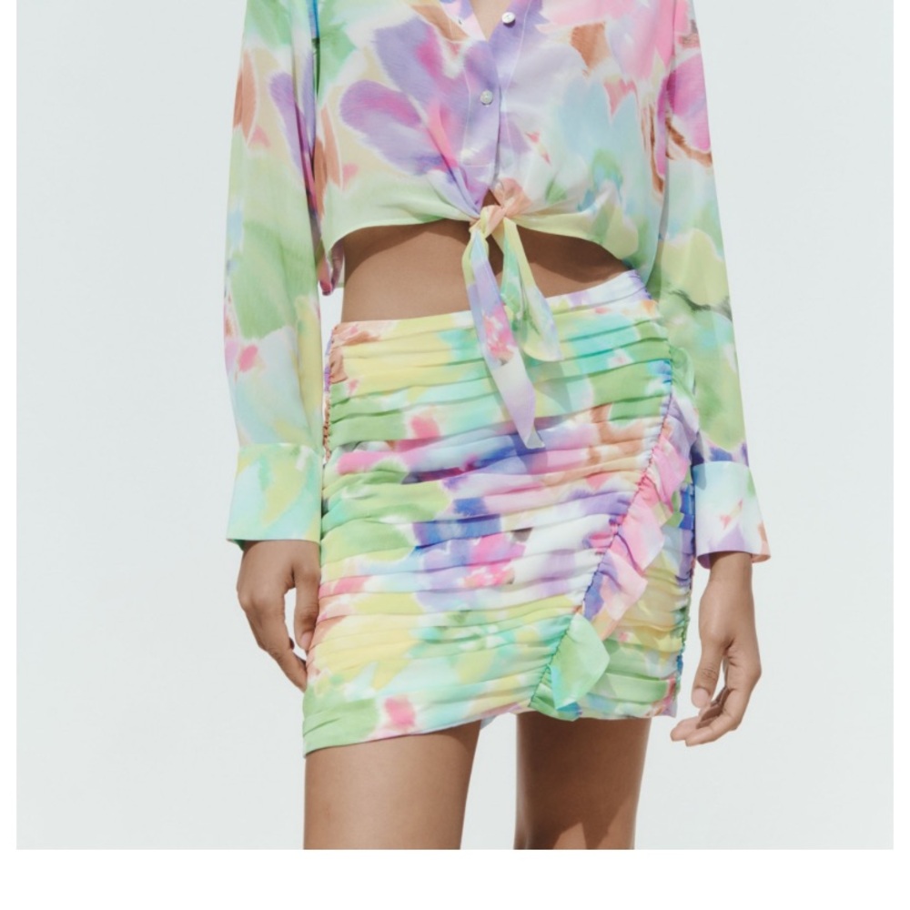 Zara ruched printed mini skirt - Multi Colored ✨